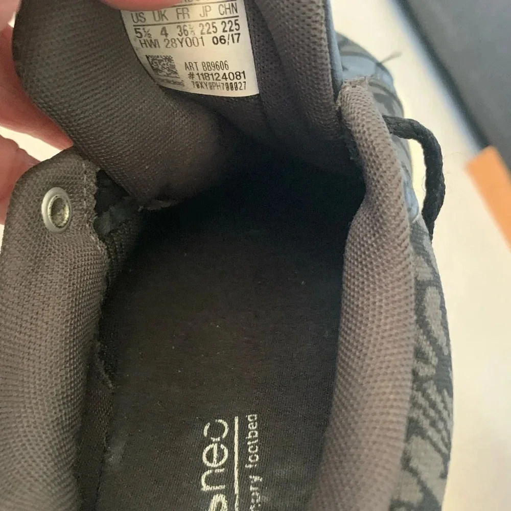 * 🔥HOST PICKS🔥* Adidas Cloudforam advantage shoes sneakers, printed, 5.5
